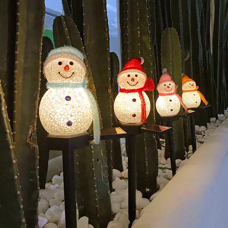 LED雪だるまソーラーガーデンライト屋外地面杭ライトソーラー - Outdoor Power For Xmas Lights のレビューと価格